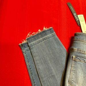 NWT LIVERPOOL mid-rise crop stretch women blue jeans size 10/30